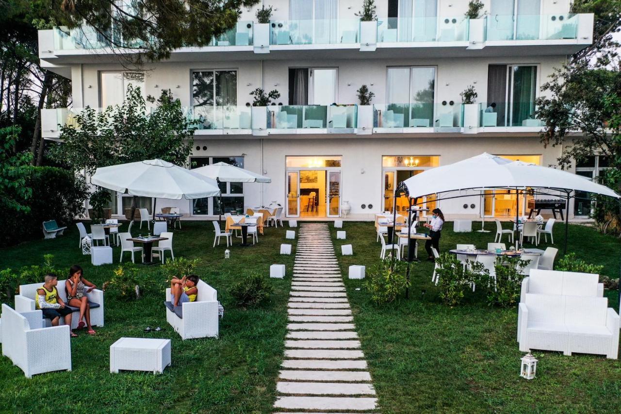 Hotel Artemide Mare Paestum Dış mekan fotoğraf