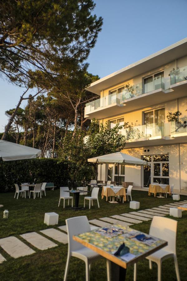 Hotel Artemide Mare Paestum Dış mekan fotoğraf