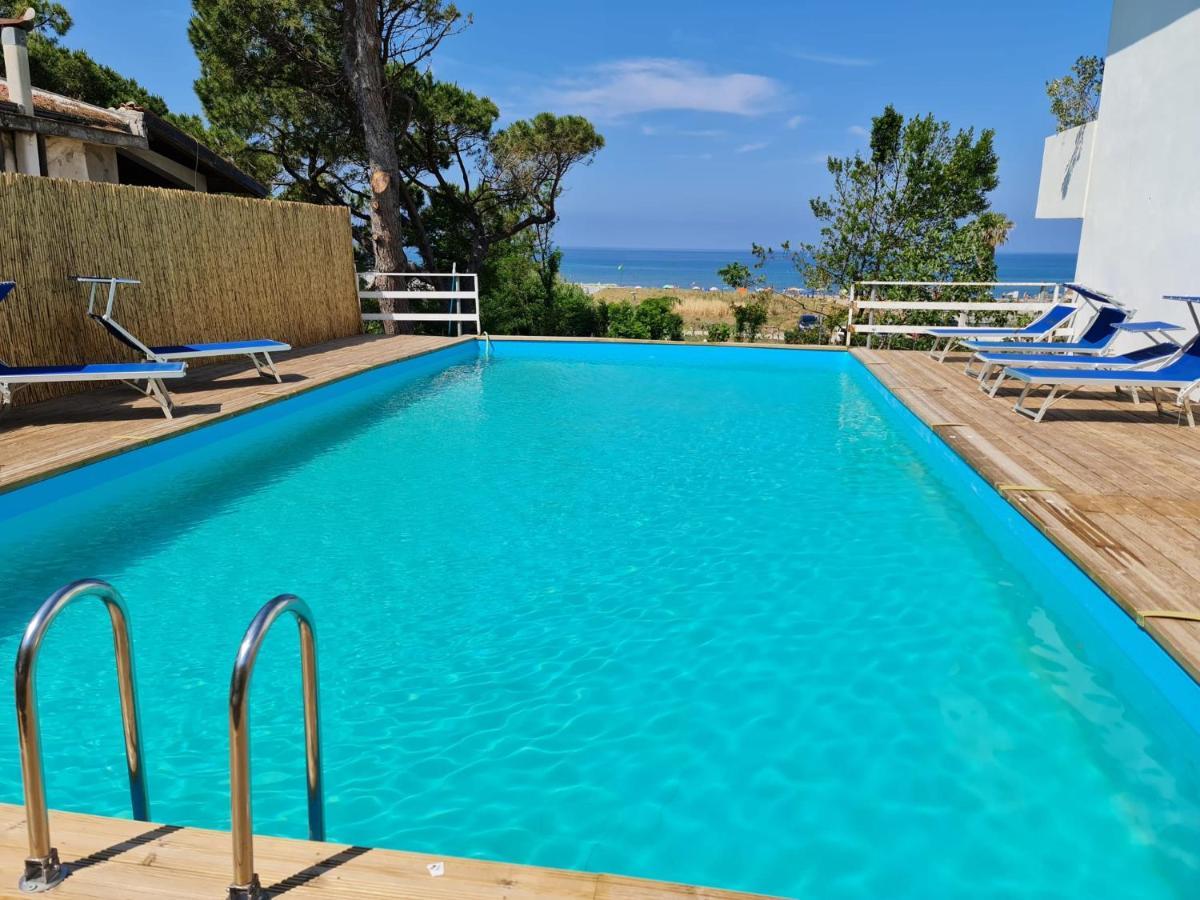 Hotel Artemide Mare Paestum Dış mekan fotoğraf
