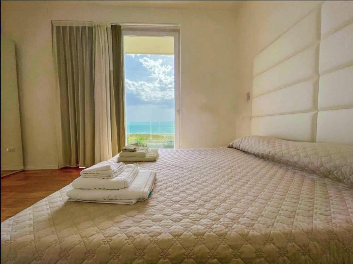 Hotel Artemide Mare Paestum Dış mekan fotoğraf