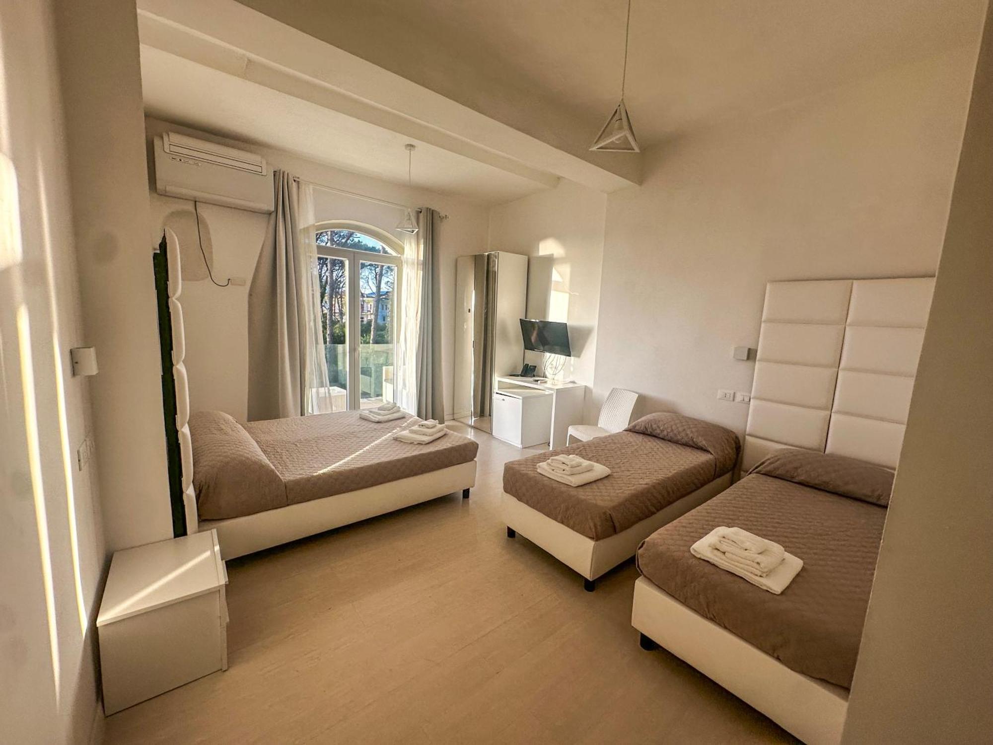 Hotel Artemide Mare Paestum Dış mekan fotoğraf