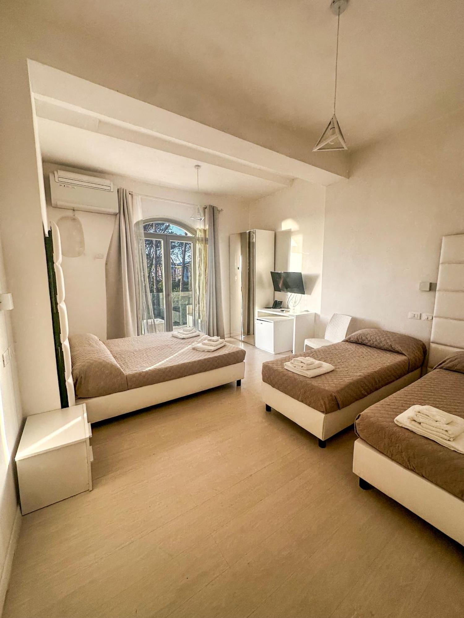 Hotel Artemide Mare Paestum Dış mekan fotoğraf