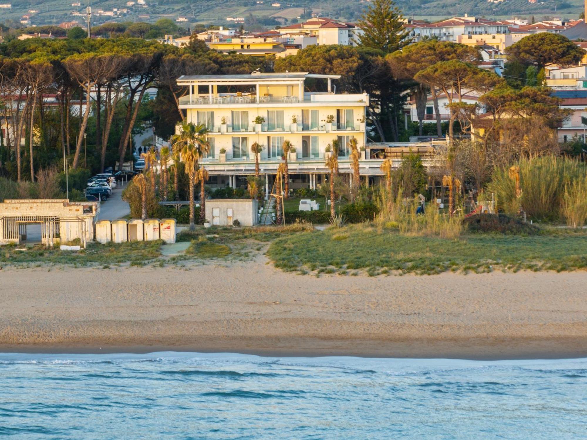 Hotel Artemide Mare Paestum Dış mekan fotoğraf