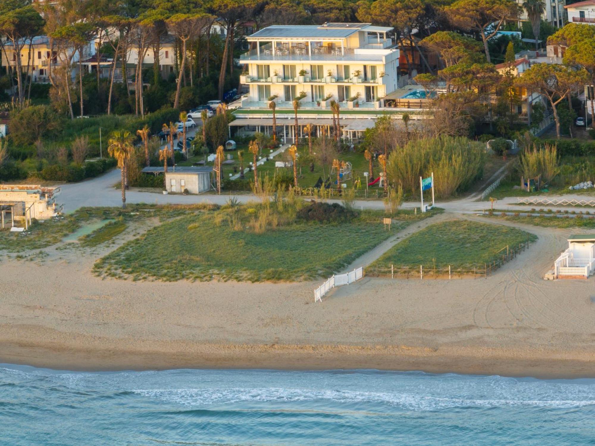 Hotel Artemide Mare Paestum Dış mekan fotoğraf